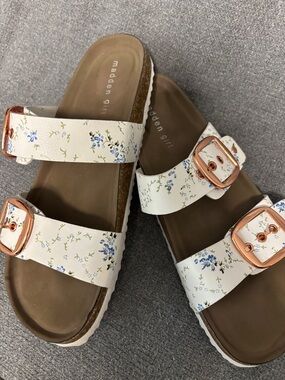 Madden Girl White Floral Double-Buckle Slide Sandals with Rose-Gold Buckles